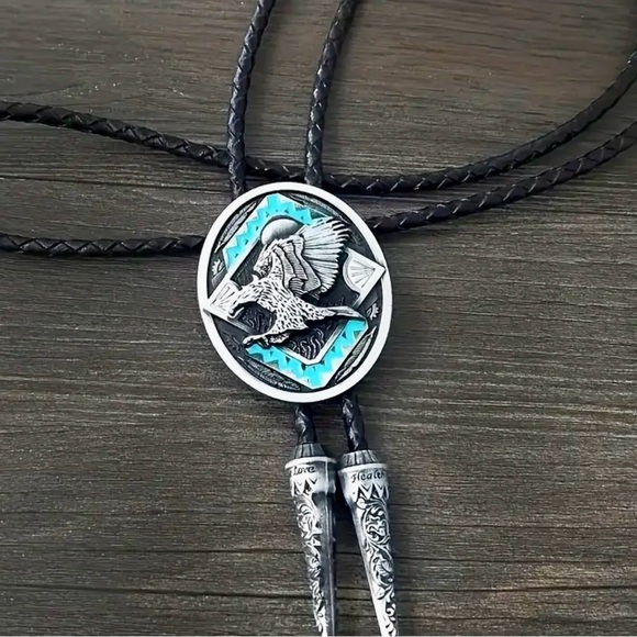 Dragon Design vintage style Bolo Tie with Turquoise Accent - Picture 5 of 12